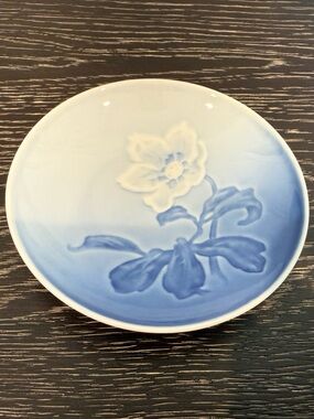 BING & GRONDAHL CHRISTMAS ROSE FLOWER DISH PLATE